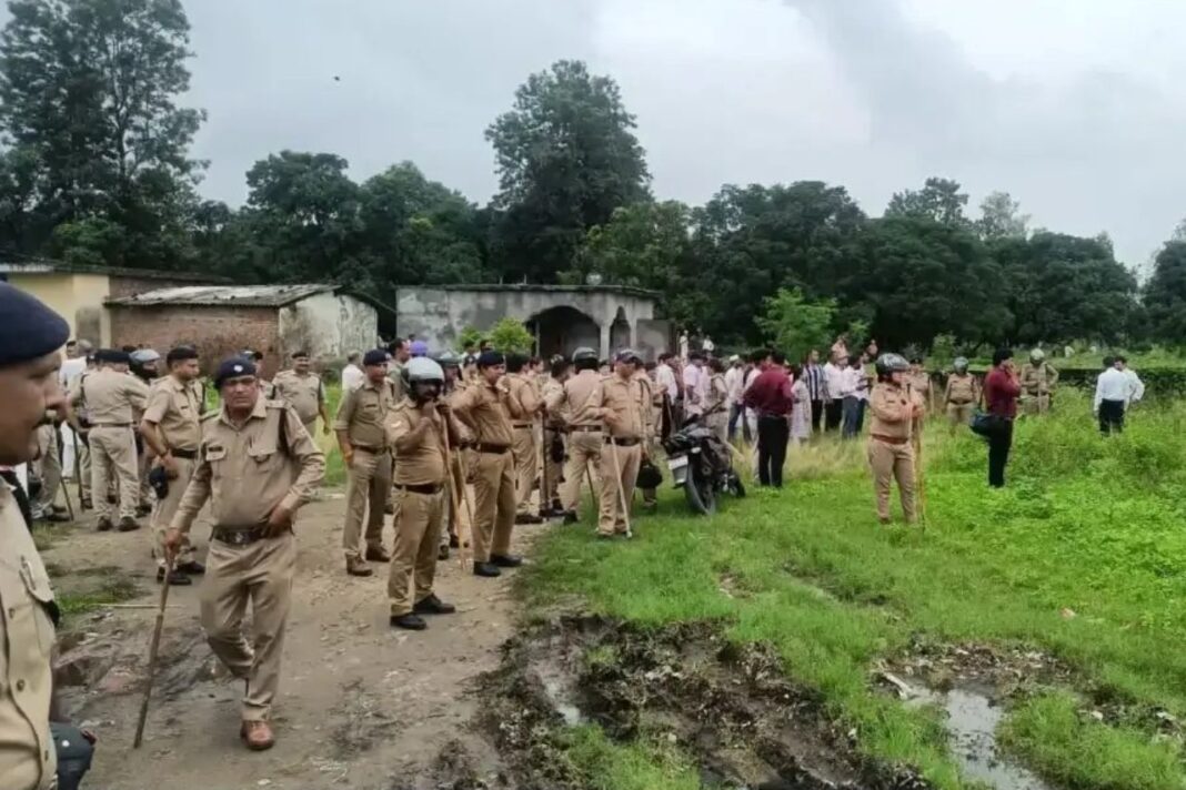 खुशहालपुर अतिक्रमण पर प्रशासन की बड़ी कार्रवाई, आधा दर्जन से अधिक अवैध निर्माण ध्वस्त खुशहालपुर अतिक्रमण पर बड़ी कार्रवाई, आधा दर्जन से अधिक अवैध निर्माण ध्वस्त