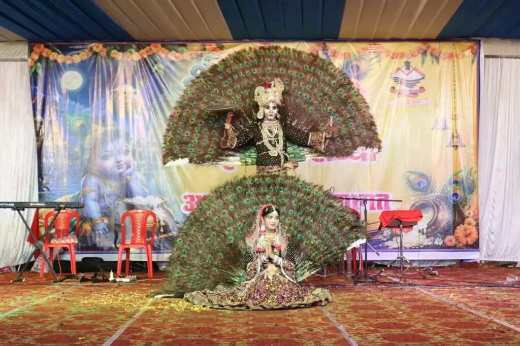 नई टिहरी में भजनों पर देर रात तक झूमे लोग