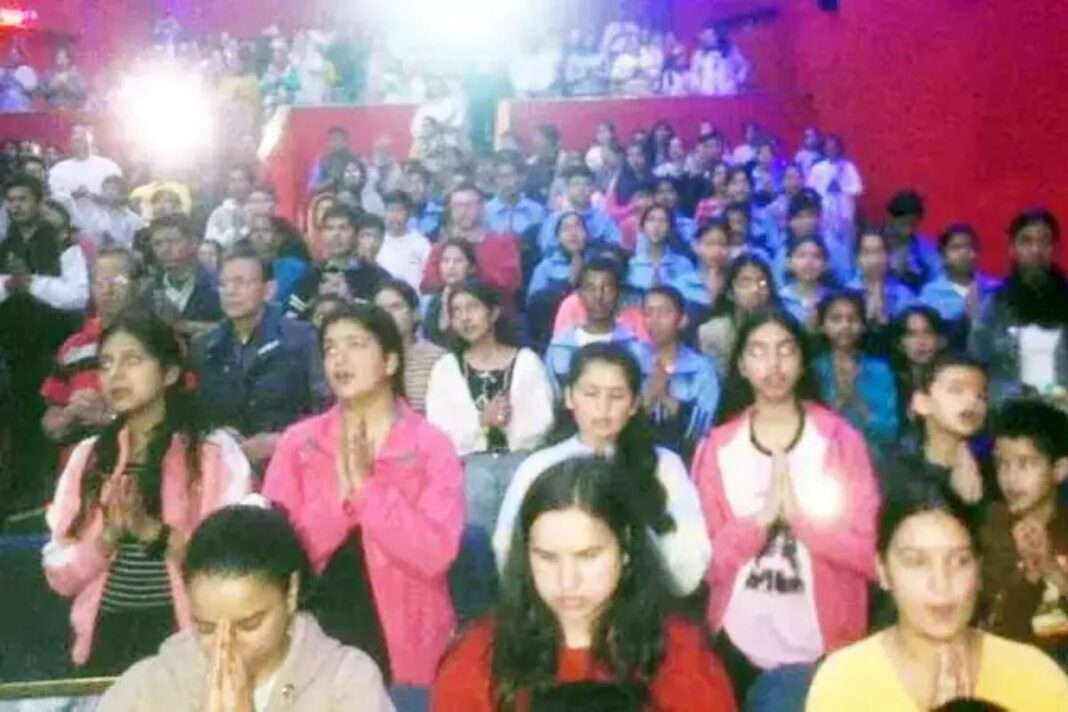 नैनीताल में हनुमान अंश फिल्म का विशेष निःशुल्क प्रदर्शन, 300 से अधिक दर्शक हुए शामिल नैनीताल में हनुमान अंश फिल्म का विशेष निःशुल्क प्रदर्शन, 300 से अधिक दर्शक पहुंचे