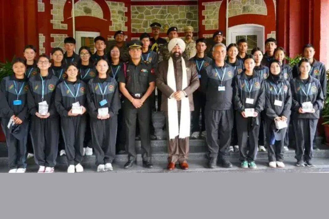 राष्ट्रीय एकता यात्रा पर आए लेह-लद्दाख के विद्यार्थियों ने राज्यपाल से की मुलाकात राष्ट्रीय एकता यात्रा पर लेह-लद्दाख के विद्यार्थियों ने राज्यपाल से की मुलाकात